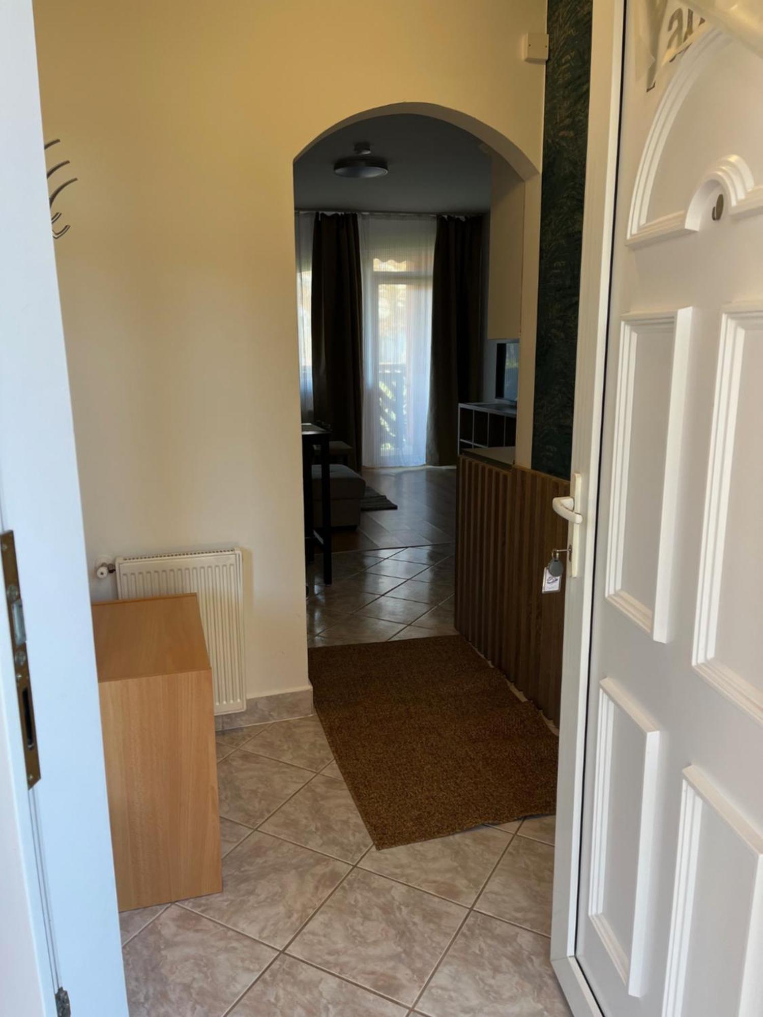 Y Apartman Balatonlelle Exterior photo